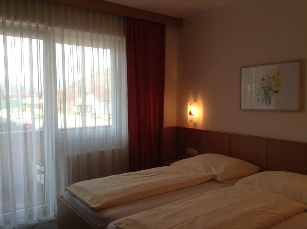 Leonsteinerhof Bed & Breakfast エクステリア 写真